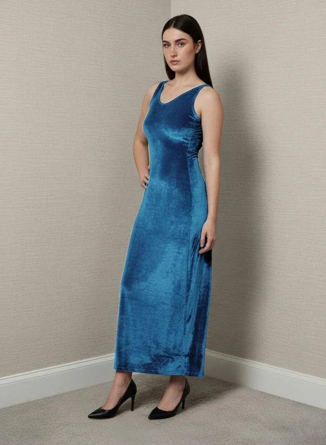 مرفوعة Women Fit and Flared Solid V-Neck Sleeveless Slip Dress